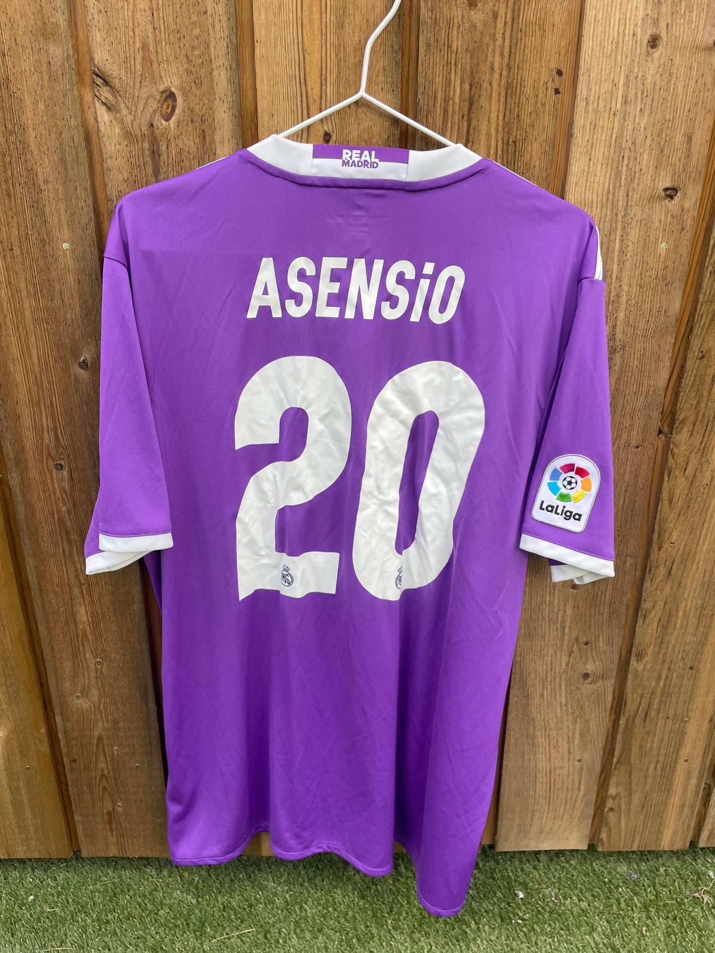 Real Madrid away 2016/17 - Asensio