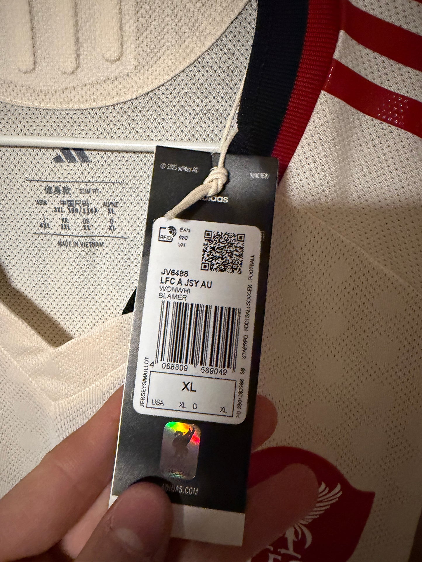 Liverpool away 2025/26 - Isak(player edition)