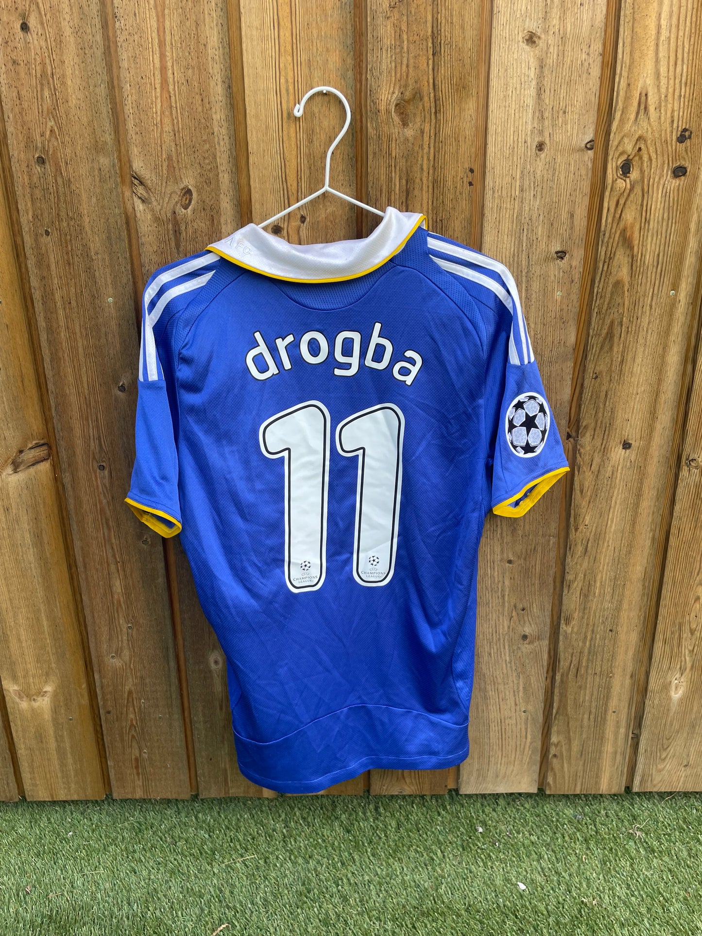 Chelsea home 2008/09 - Drogba